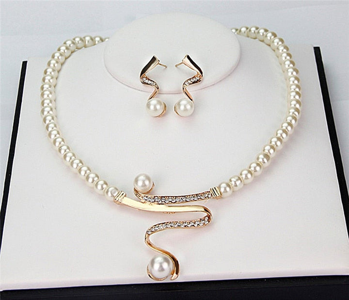 Exclusive Natural Pearl Necklace and Earring Set